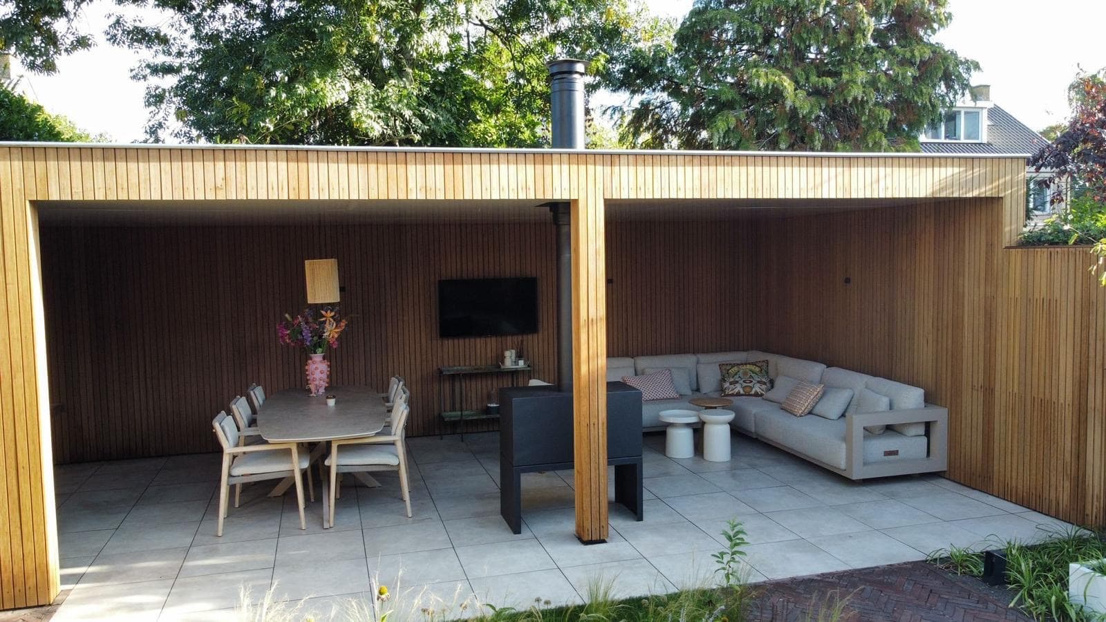 Veranda met glazen wanden