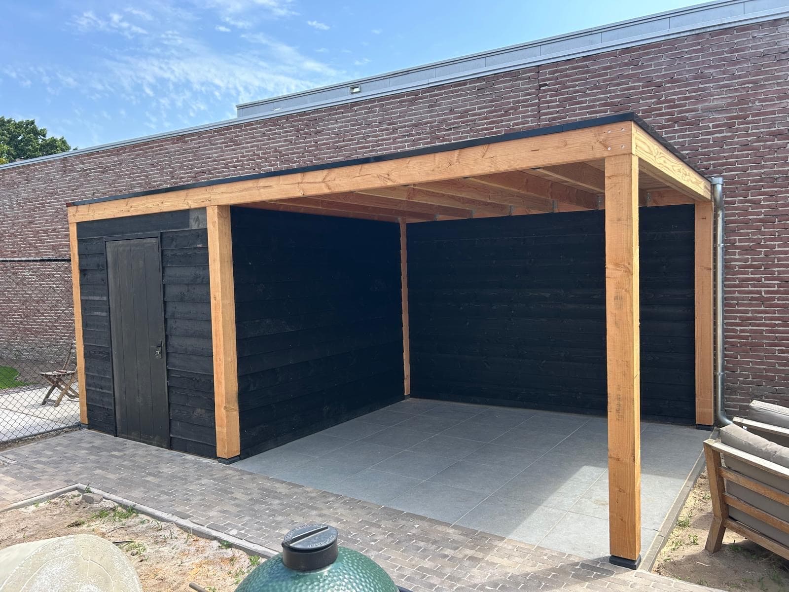 Tuinaanleg met bestrating en beplanting