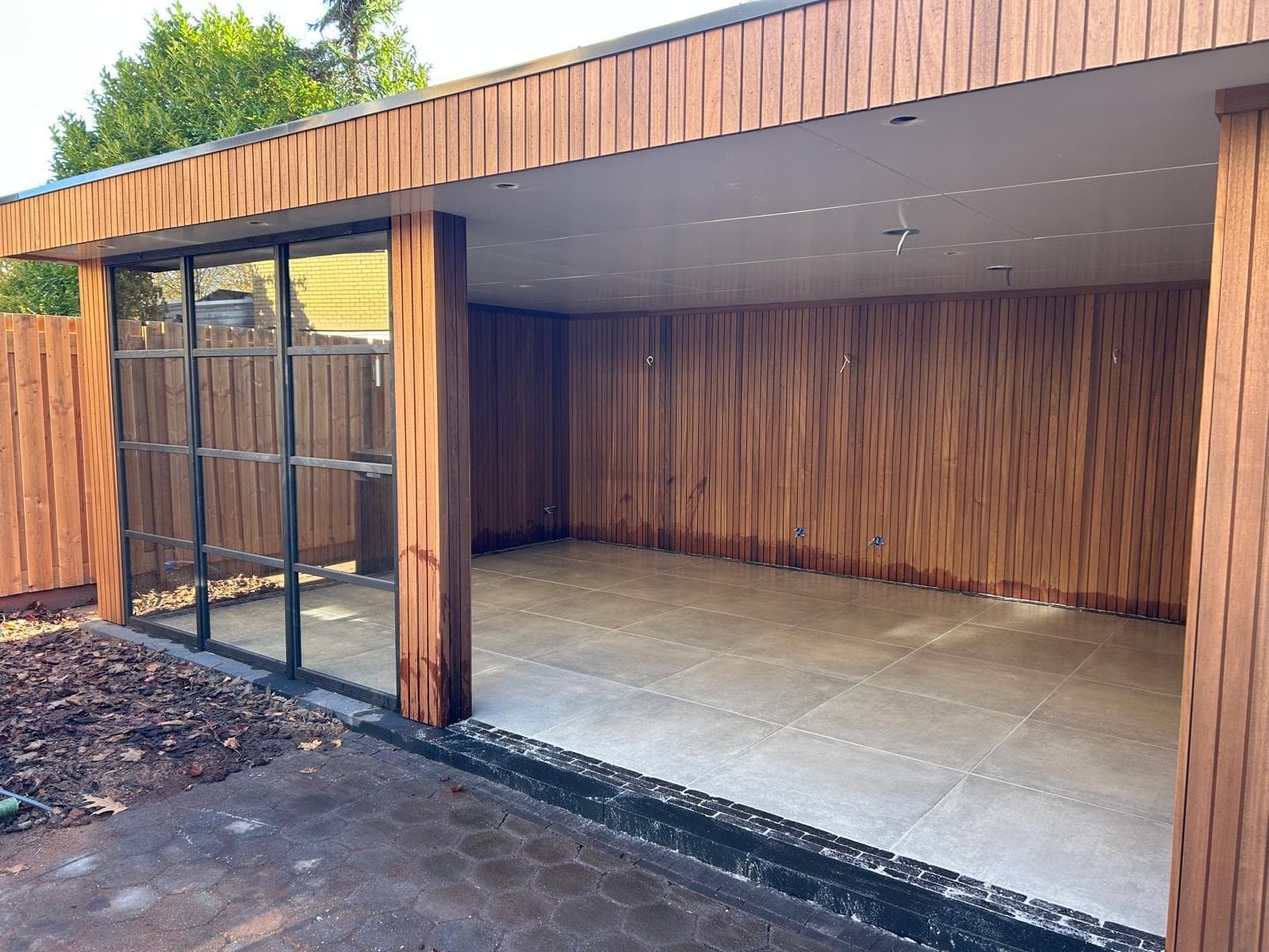 Veranda met glazen wanden
